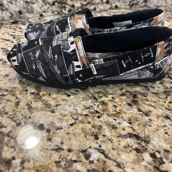 Tom’s x Star Wars loafers size 7.5 - Picture 5 of 11